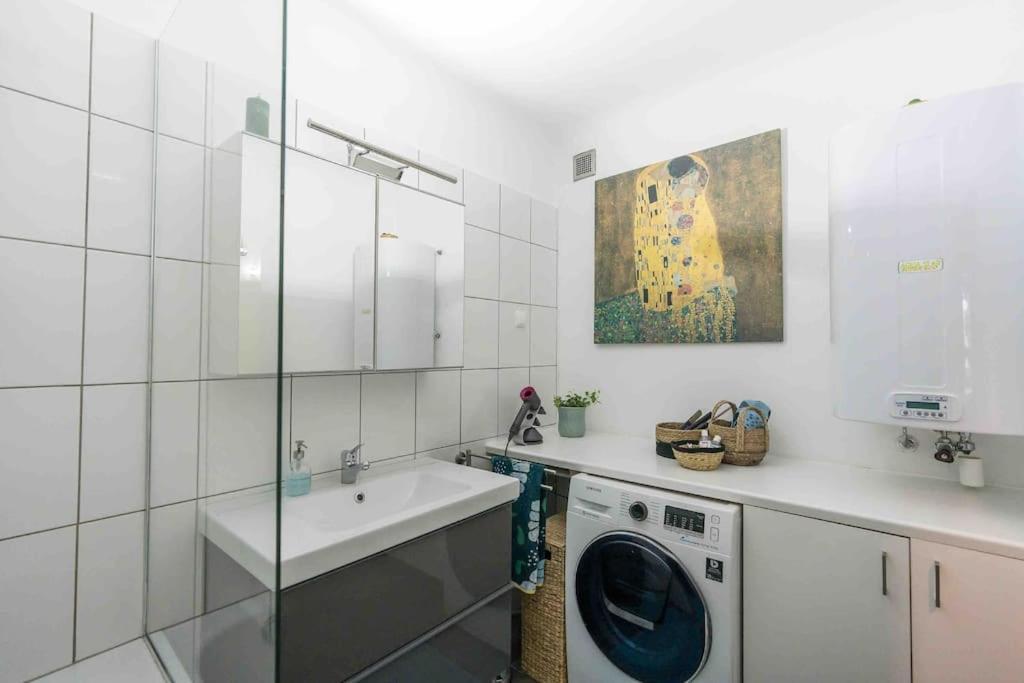 Cozy And Stylish Apartment Near Schoenbrunn Castle Вена Экстерьер фото